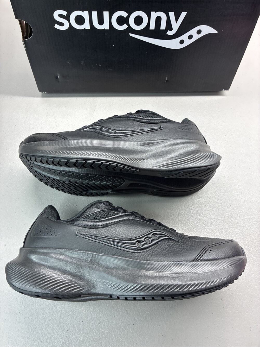 SAUCONY WOMEN'S INTEGRITY METRO walking sneakers black wide size 6 NWB 11051-206